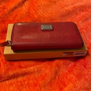 Tod’s Zip Around Wallet – Red, 8 Card Slots, Box & Dust Bag